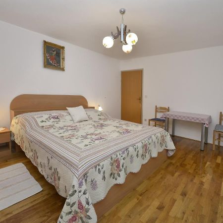 Hotel Sobe Ana Finida Porec Esterno foto